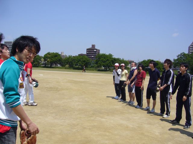 初戦はお隣、木下研と対決